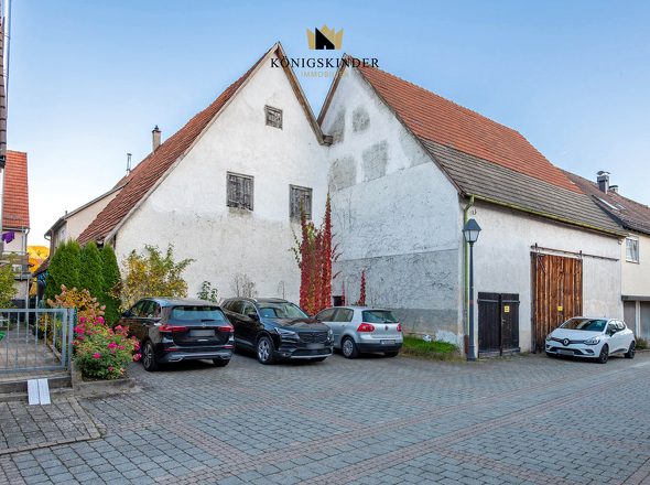 Das ist die zweite Zufahrt mit Einfahrt zur Scheune...