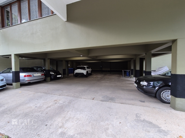 Autostellplatz überdacht