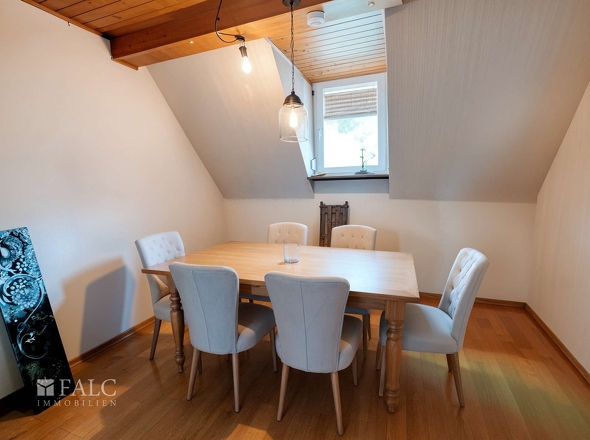 OG Esszimmer - Esszimmer, Landhaus - (KI generiert)