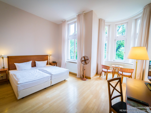 Gästezimmer/Erkerstudio