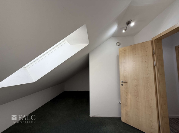 Ankleide/-Abstellraum DG