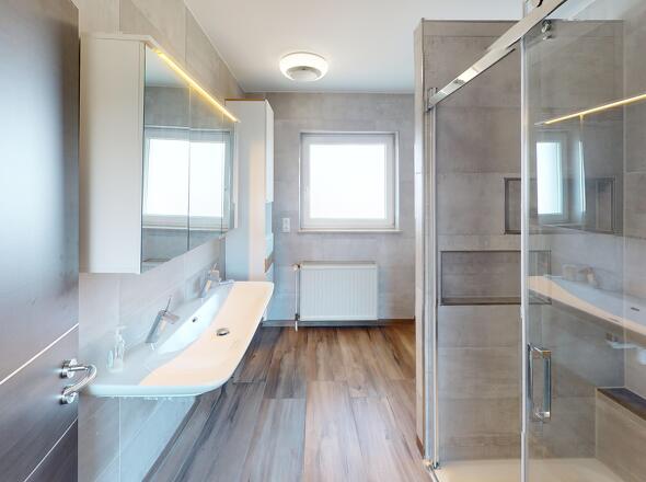 Familienbad im Obergeschoss