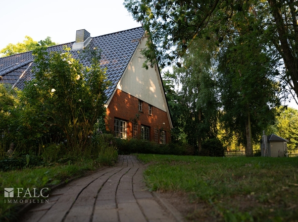 Rückseite mit Garten