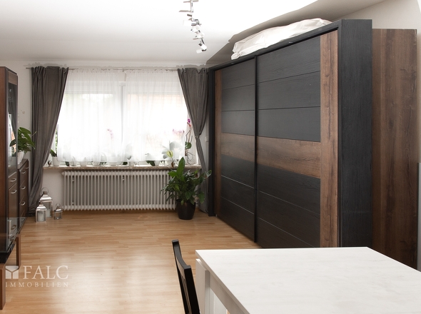 Kinderzimmer/ Büro OG