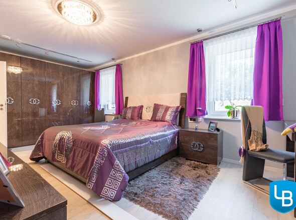 Großes Schlafzimmer