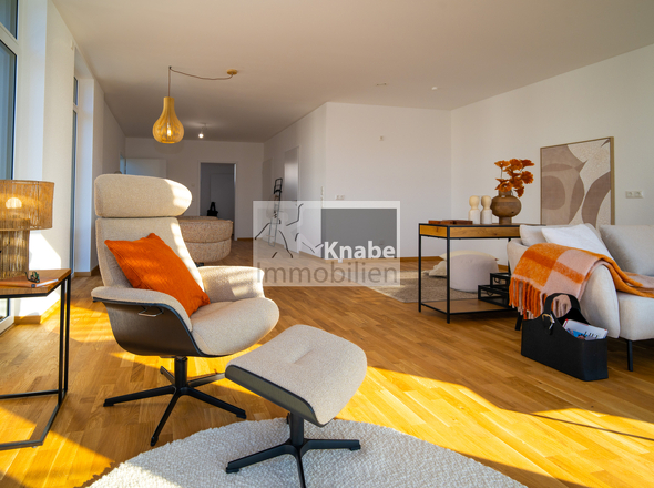 Blick in den Wohn- und Essbereich