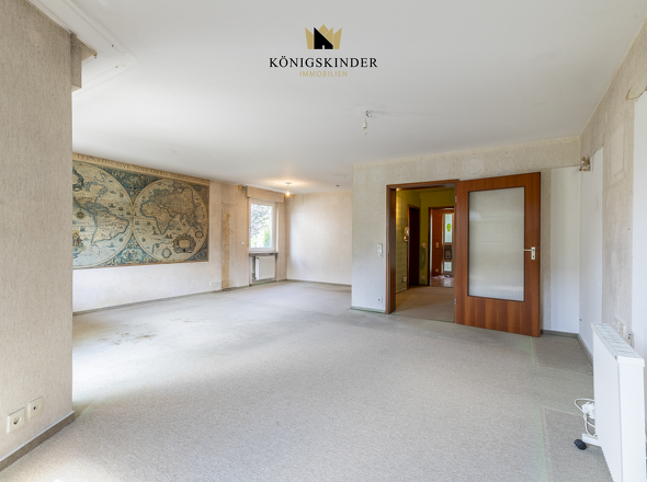 Lichtdurchflutetes Wohnzimmer