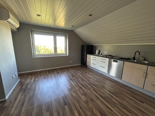 Küche im OG mit Zugang zum Balkon