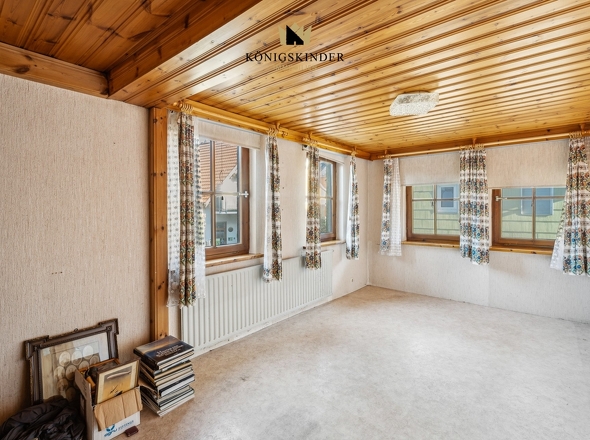 Lichtdurchflutetes Zimmer im Erdgeschoss – vielseitig nutzbar