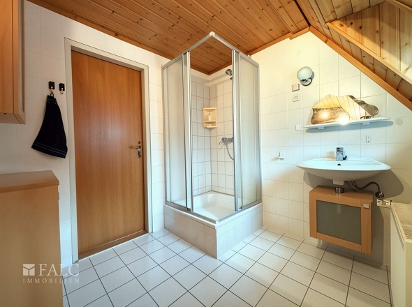 Duschbad mit Fenster