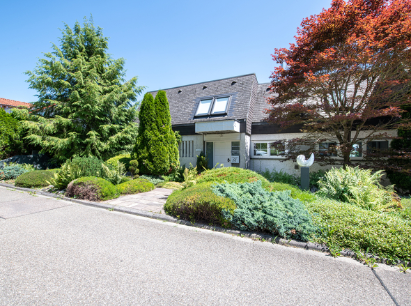 Aussen strassenseitig 2