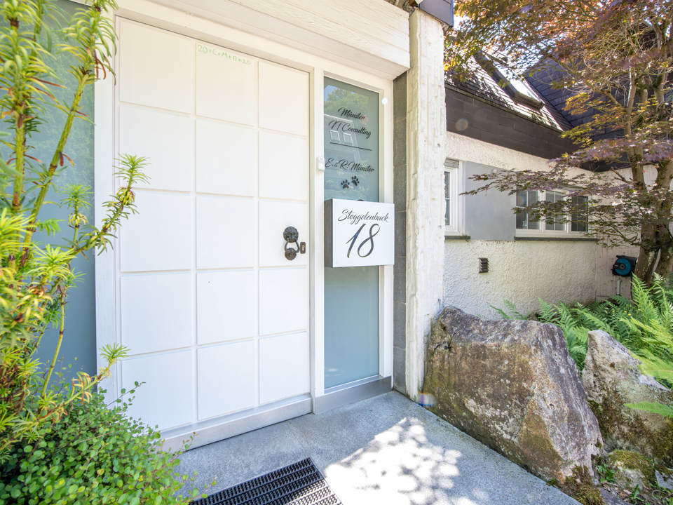 Aussen strassenseitig 4 