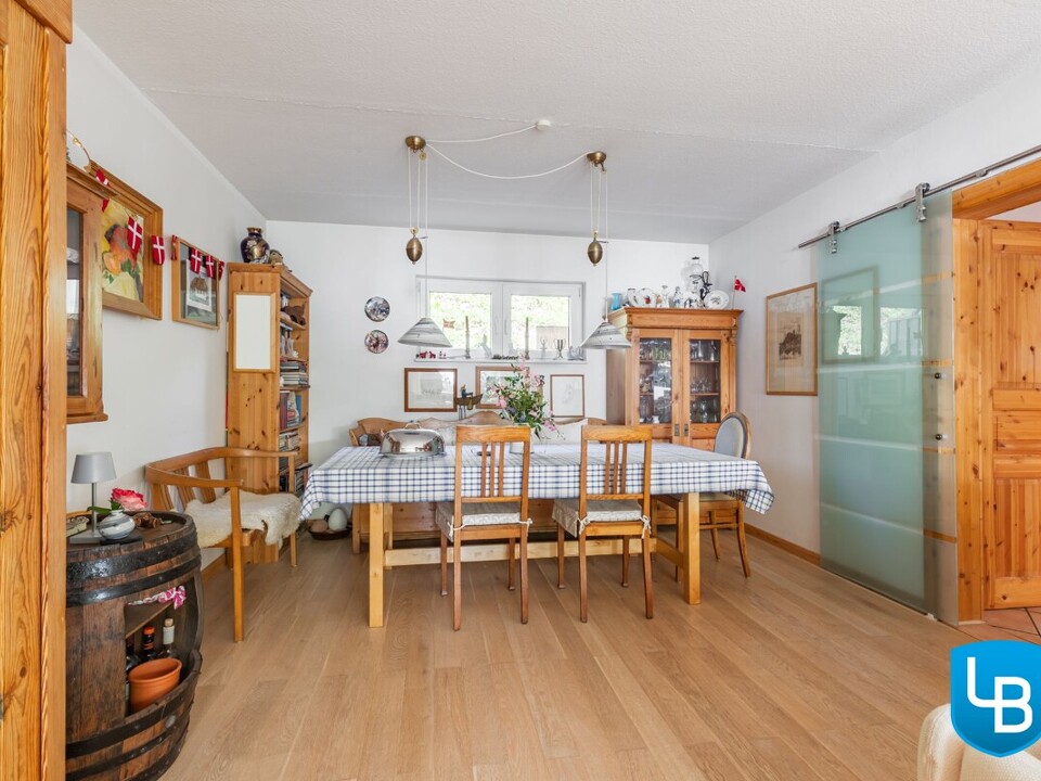 Großzügiges Esszimmer