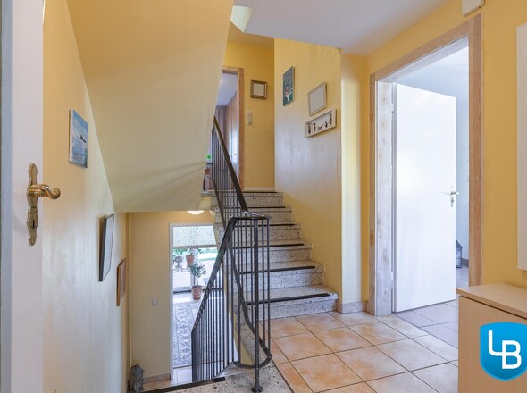 Offene Wohnatmosphäre dank der geschickt eingesetzten Split-Level-Bauweise