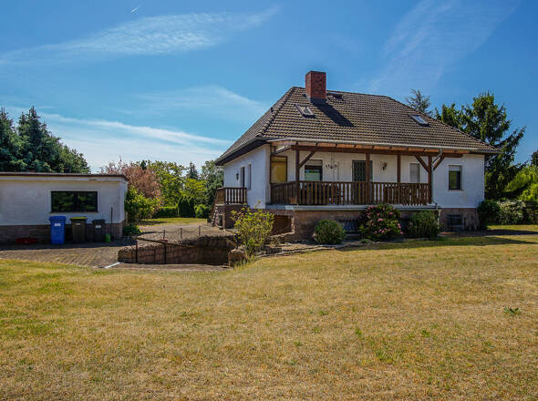 Rückansicht von links