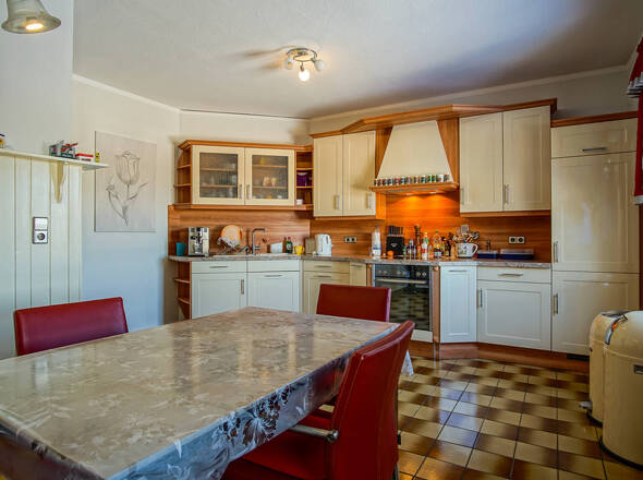 Küche mit Essbereich