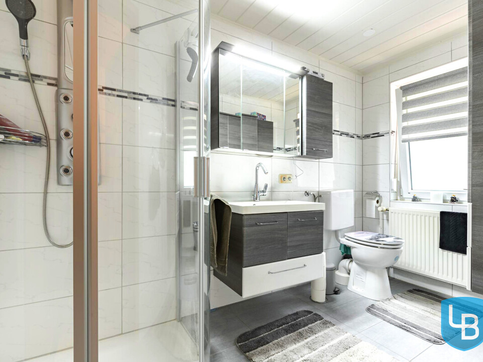 Modernes Duschbad EG