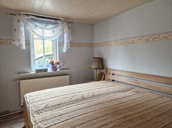 Schlafzimmer 1