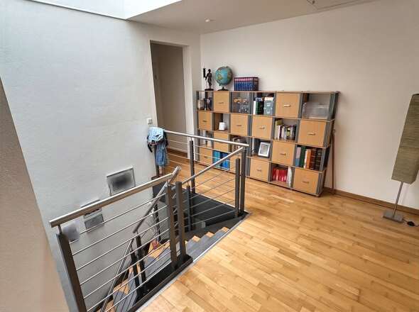 Flur im OG mit Parkettboden