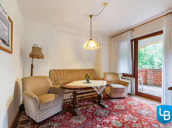 Wohnbereich mit Zugang zur Loggia