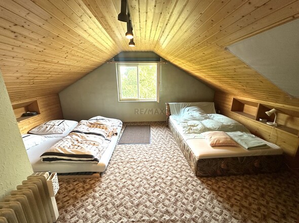Schlafzimmer DG