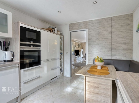 Küche mit Sitzecke EG