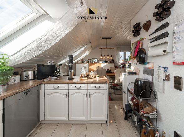 Offene Küche mit Durchgang in den Ess,- Wohnbereich