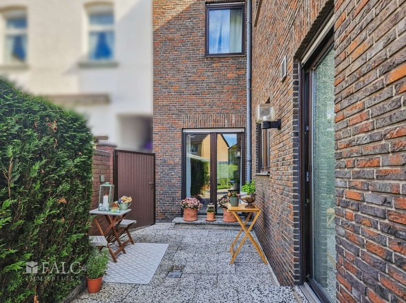 Terrasse mit Blick zum Essbereich