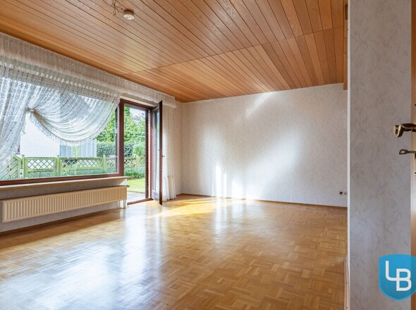 ...mit Zugang auf die Terrasse und in den Garten