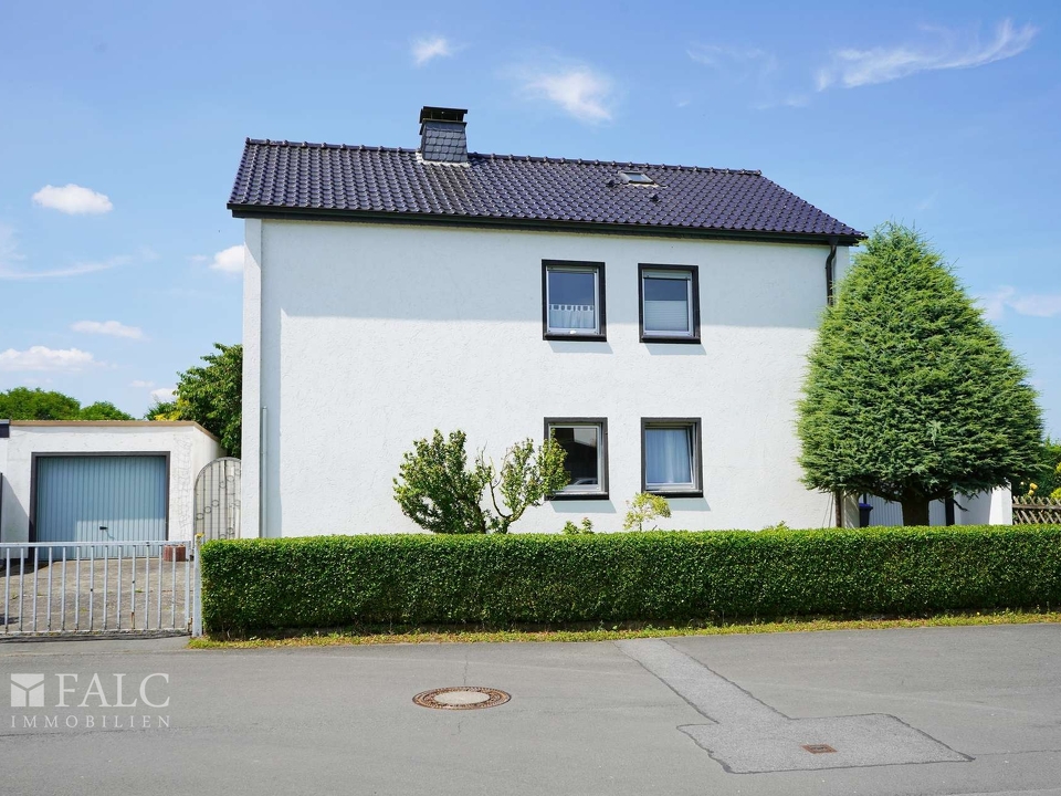 Haus Ansicht vorne 2 Garagen