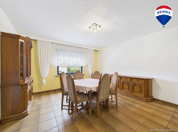 RE/MAX Immobilien DeLux Einfamilienhaus Körprich Esszimmer