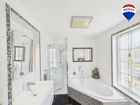 RE/MAX Immobilien DeLux Bungalow Nonnweiler