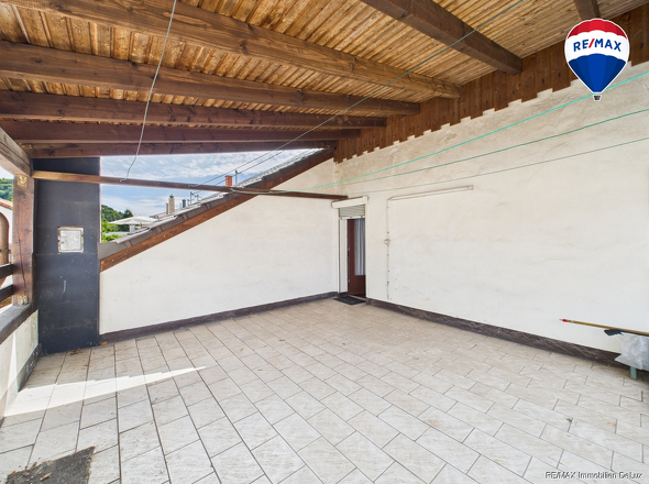 RE/MAX Immobilien DeLux Haus in Losheim am See/ Bachem 