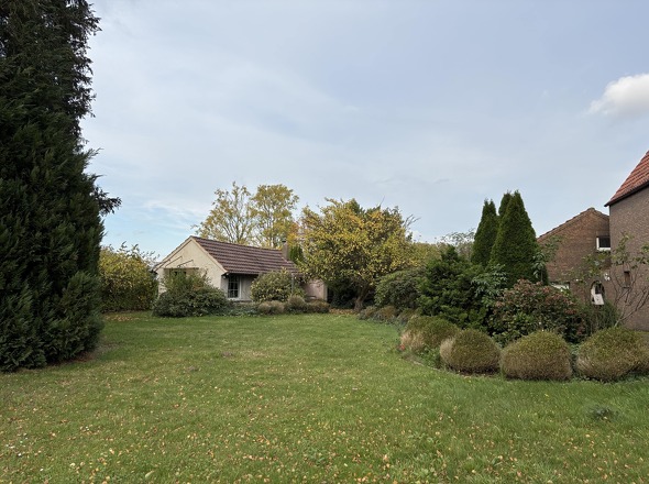 Garten mit Gartenhaus