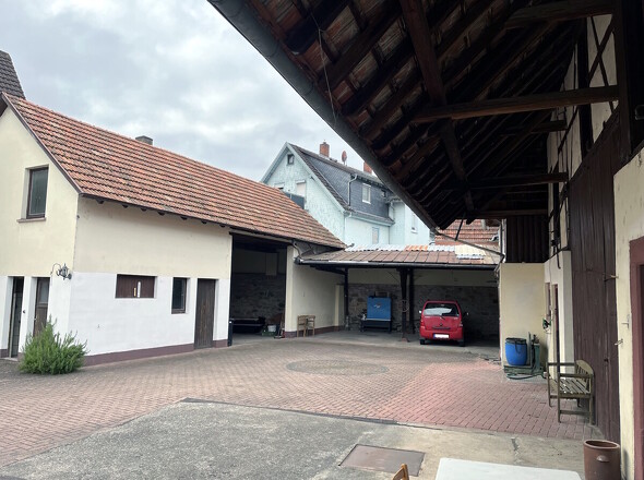Hof Ansicht Anbau-Garage