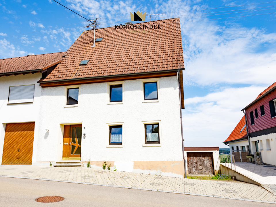 Historische Doppelhaushälfte mit Ausbaupotenzial in ruhiger Wohnlage