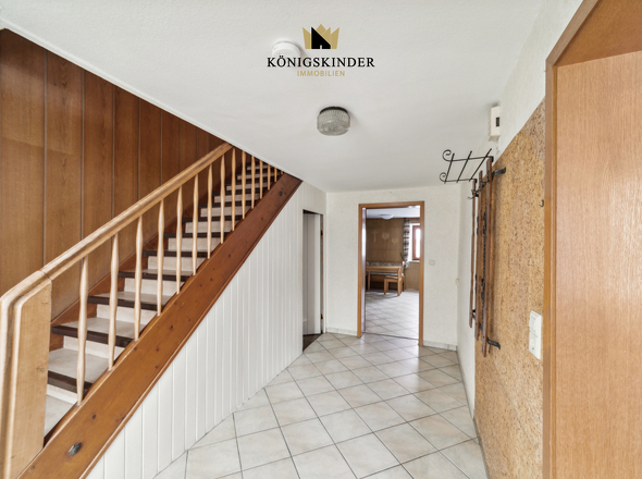 Ein Eingang, der Geschichten erzählen könnte – bereit für frische Ideen