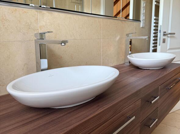 Waschtisch mit 2 Waschbecken