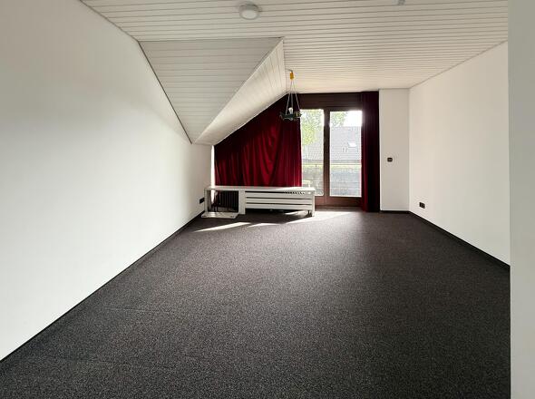 mit Zugang zur Loggia