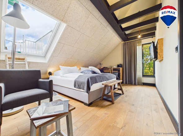 REMAX Immobilien DeLux Hotel Zimmer Wallerfangen Mark Borowicz