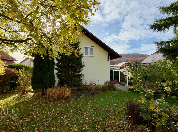 Hausansicht vom Garten 