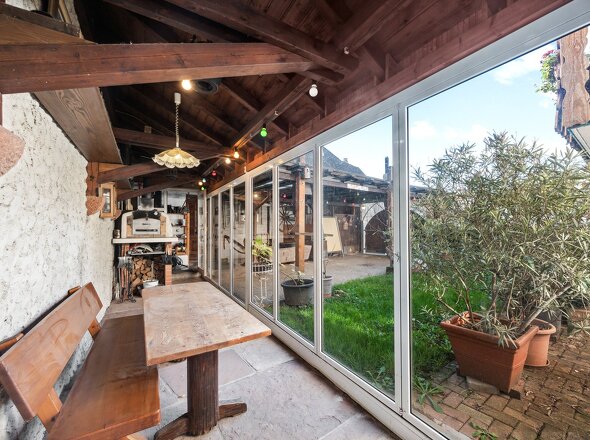 backbone_517428-A_055_WEB