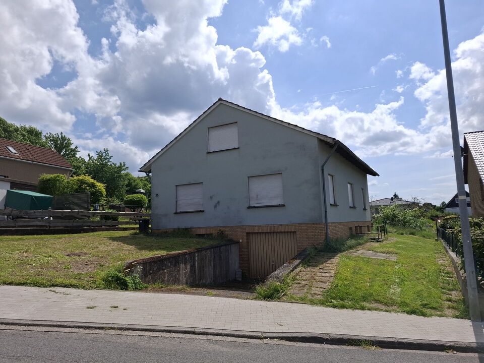 Straßenansicht / Südansicht