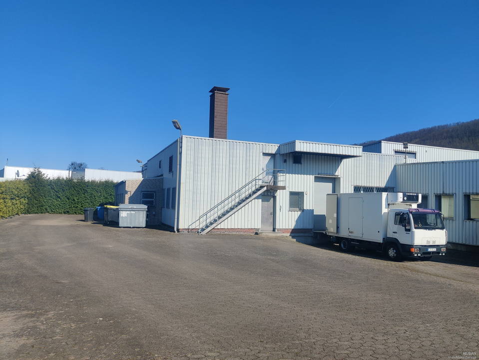 Rx 2138-PU Hofansicht