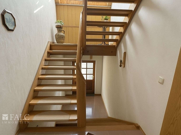 Treppe und Eingangsbereich