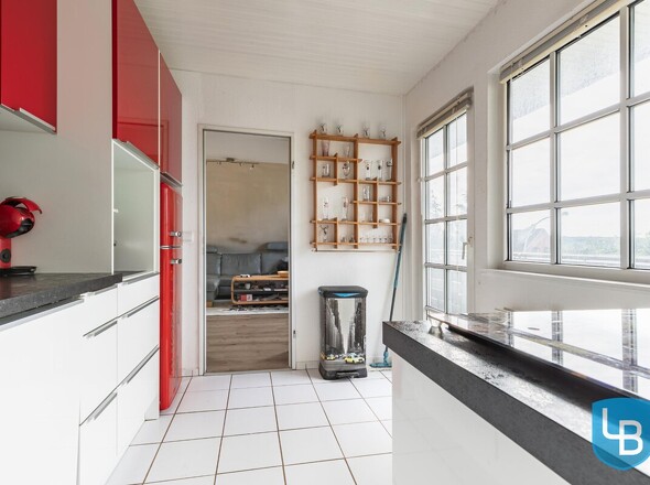 ... mit Zugang zur Loggia