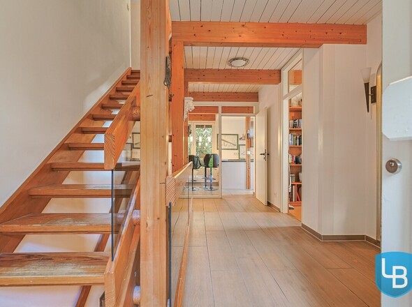 Diele mit Flur und Treppe 