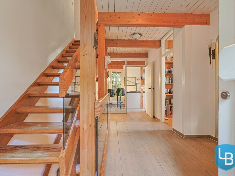 Diele mit Flur und Treppe 