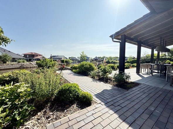 Garten mit Wasserblick