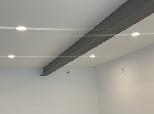 Lichter und Stahlträger hinteres Haus